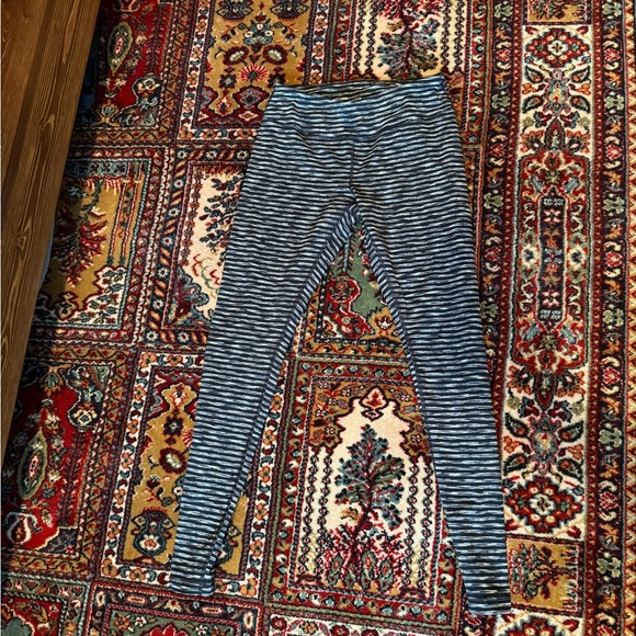 Zella black and white striped leggings size M - Picture 3 of 4